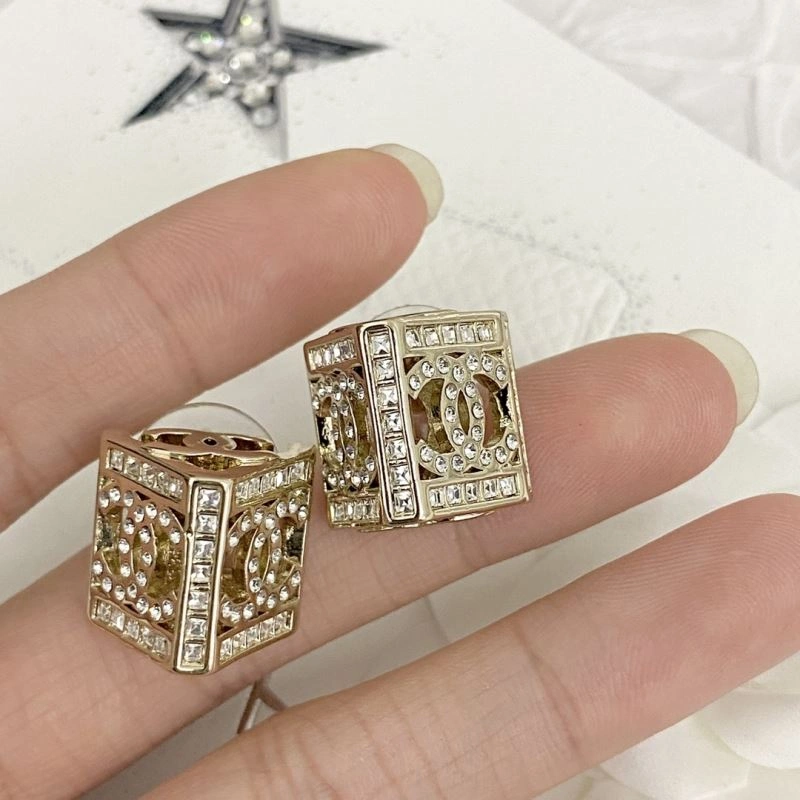 Chanel Earrings Minimalist 232231