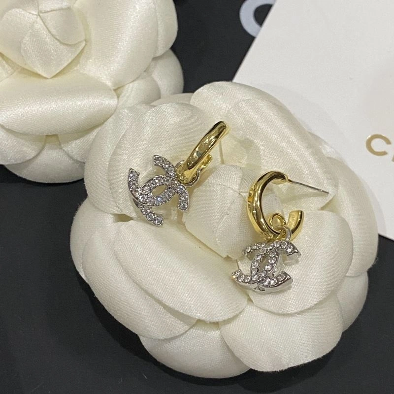 Chanel Earrings Versatile 232228