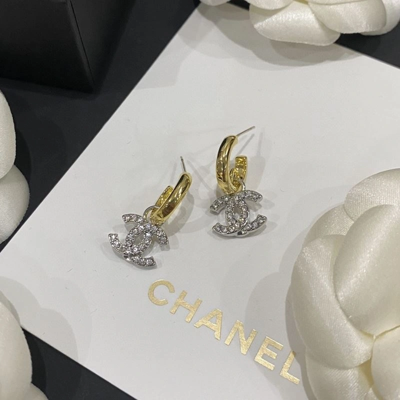 Chanel Earrings Versatile 232228