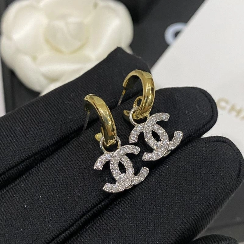 Chanel Earrings Versatile 232228
