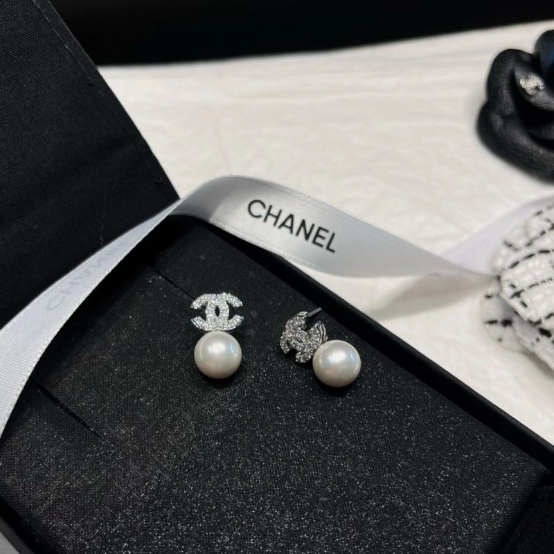 Breathable Chanel Earrings 232229