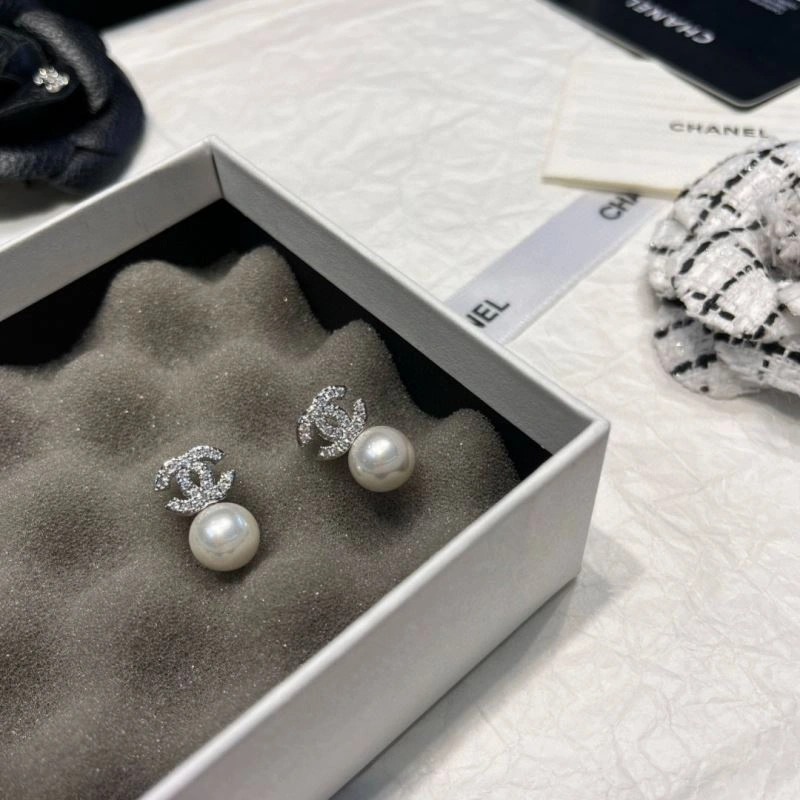 Breathable Chanel Earrings 232229