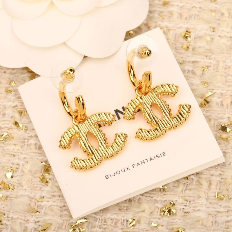 Sophisticated Chanel Earrings 232221