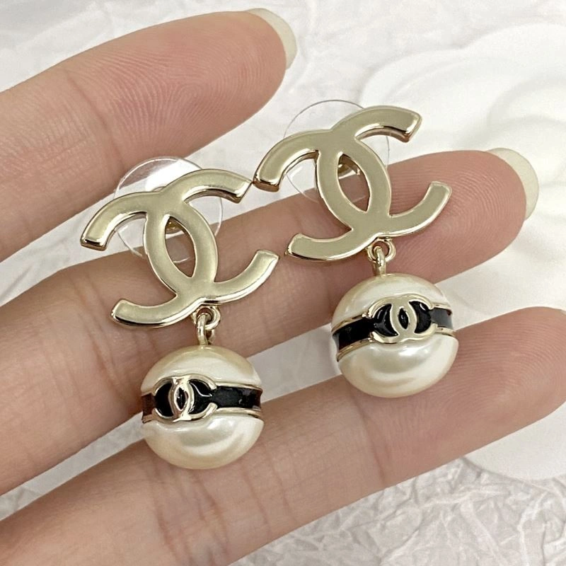 Snug Chanel Earrings 232249