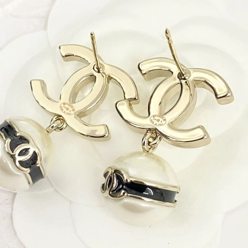 Snug Chanel Earrings 232249