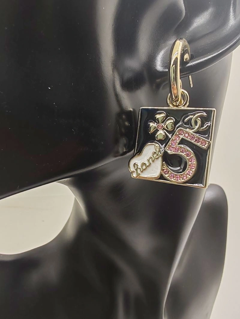 Chanel Earrings Affordable 232237