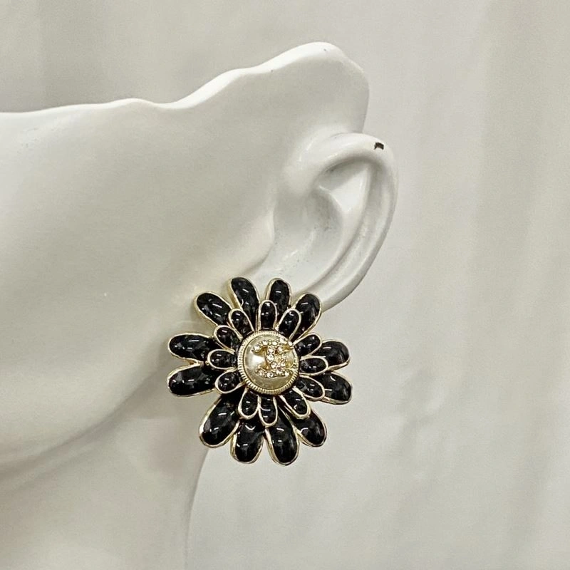 HighPerformance Chanel Earrings 232233