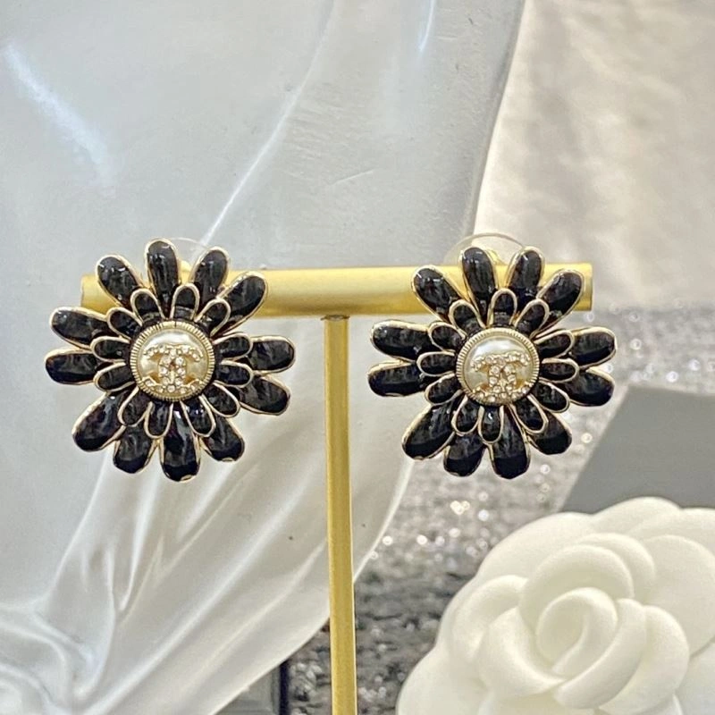 HighPerformance Chanel Earrings 232233