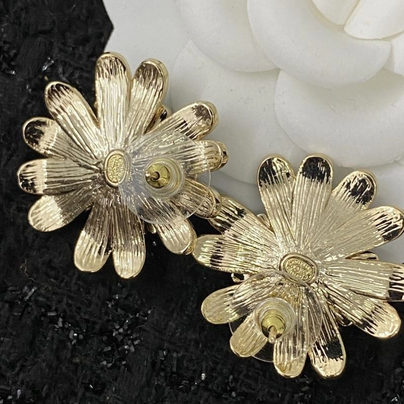 HighPerformance Chanel Earrings 232233
