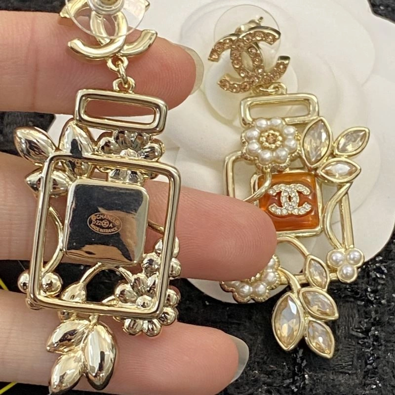 Sustainable Chanel Earrings 232213