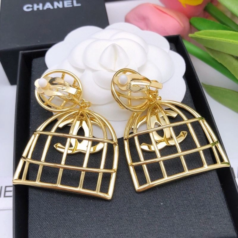 Chanel Earrings Comfortable 232223