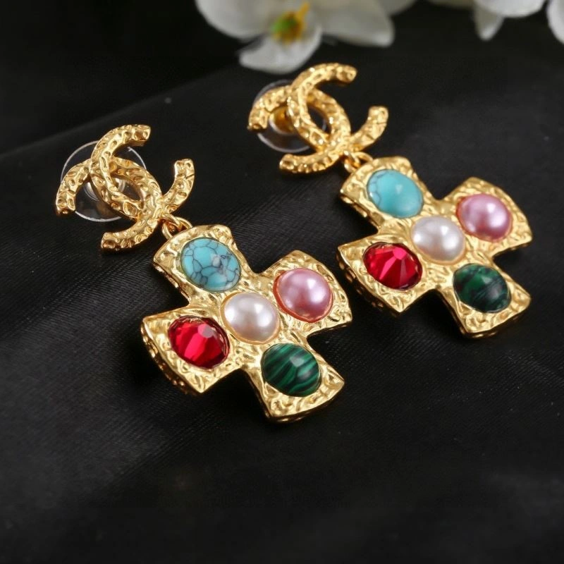 Chanel Earrings Snug 232204