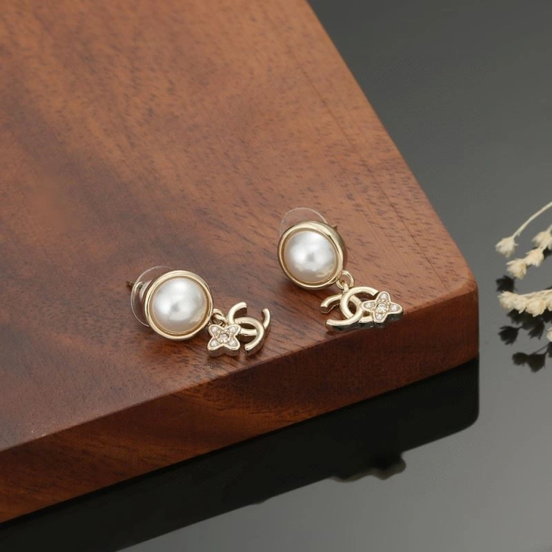 MoistureWicking Chanel Earrings 232169