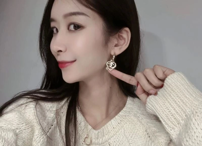 Seasonal Chanel Earrings 232151