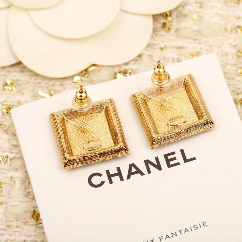 Sporty Chanel Earrings 232152