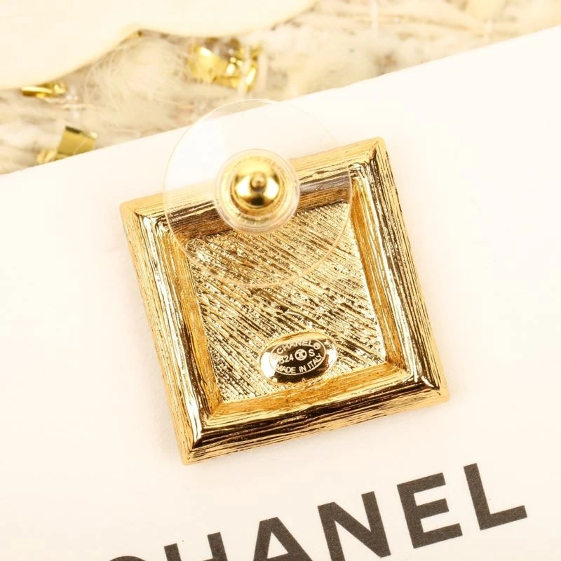 Sporty Chanel Earrings 232152