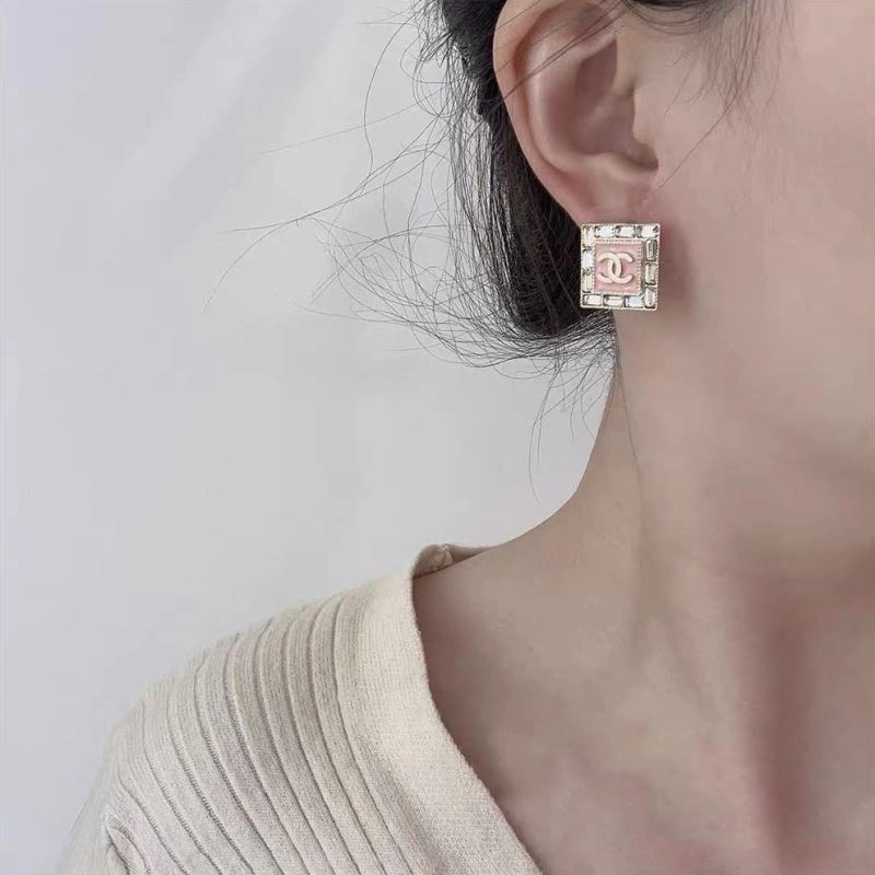Sporty Chanel Earrings 232152