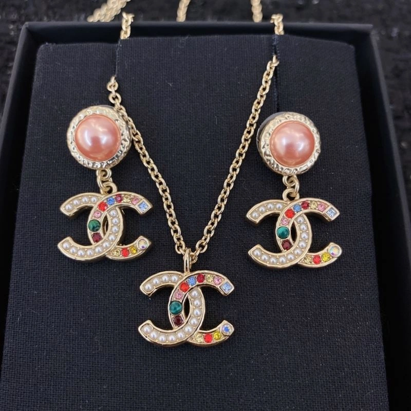 Chanel Earrings Modern 232133