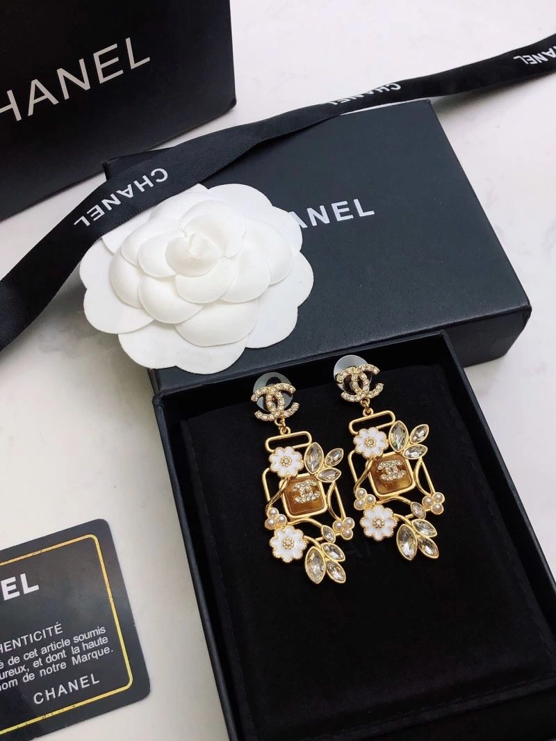 Chanel Earrings Comfortable 232126