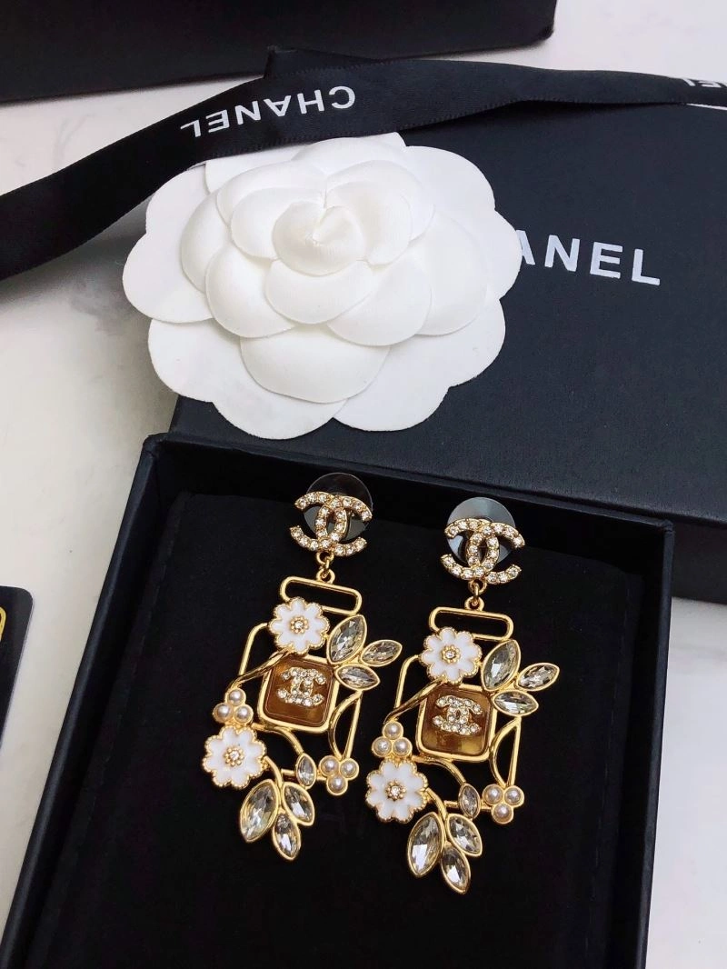 Chanel Earrings Comfortable 232126