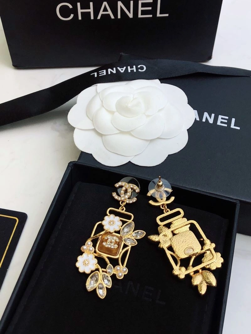 Chanel Earrings Comfortable 232126