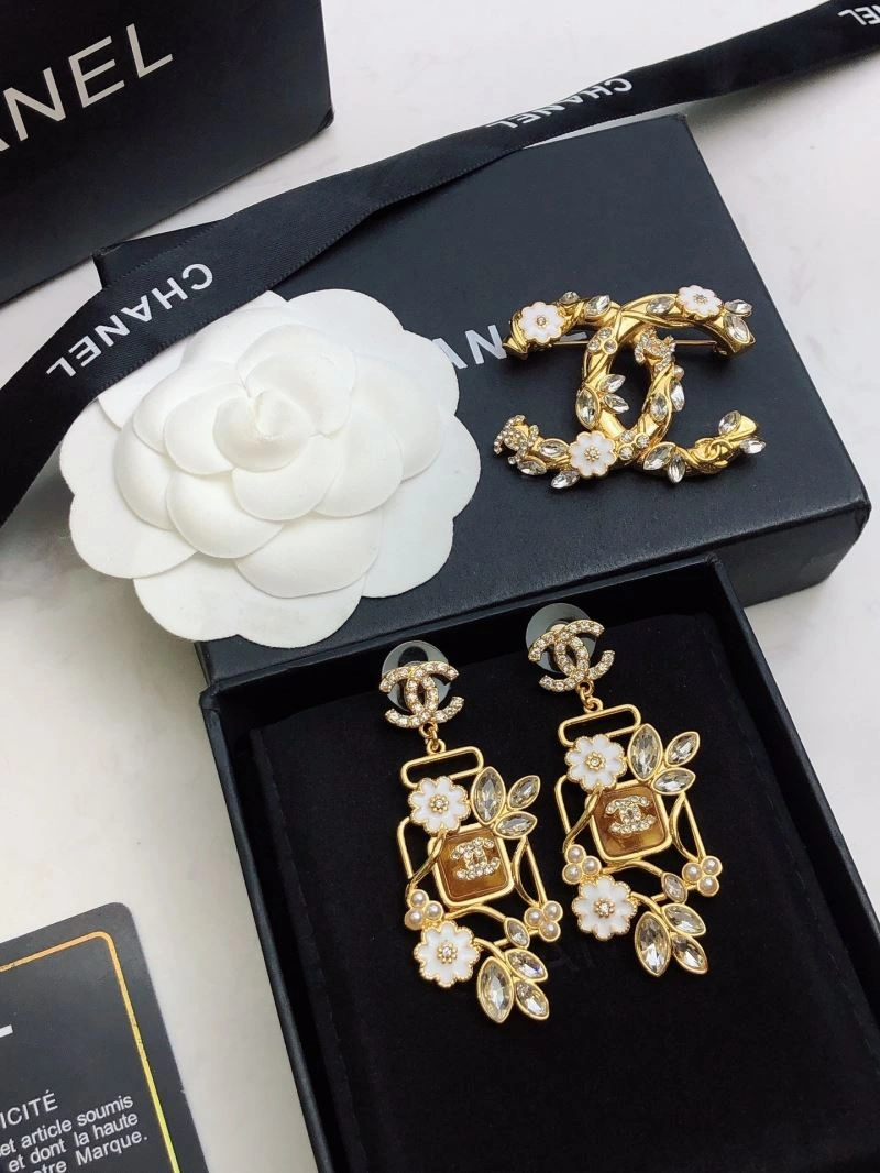 Chanel Earrings Comfortable 232126