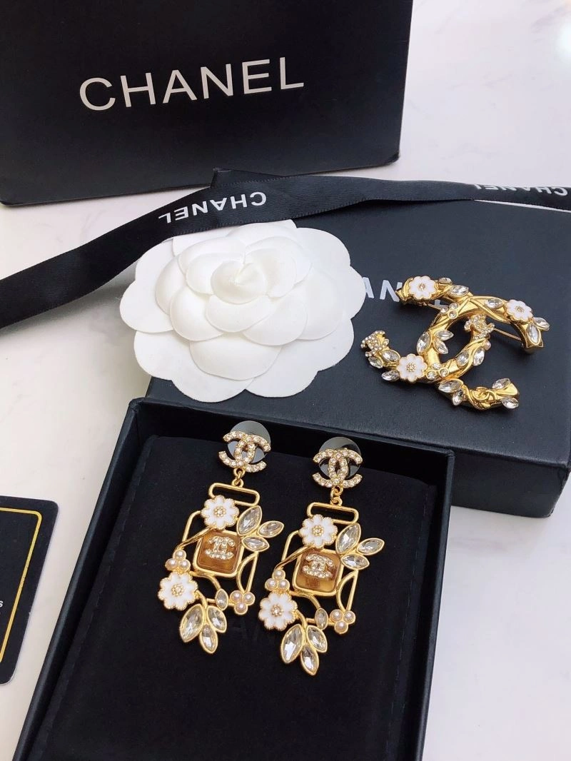 Chanel Earrings Comfortable 232126
