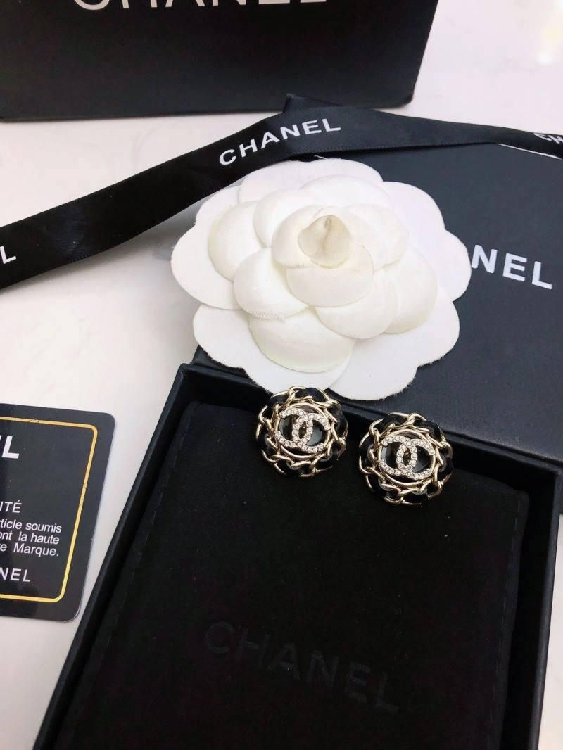 Versatile Chanel Earrings 232145