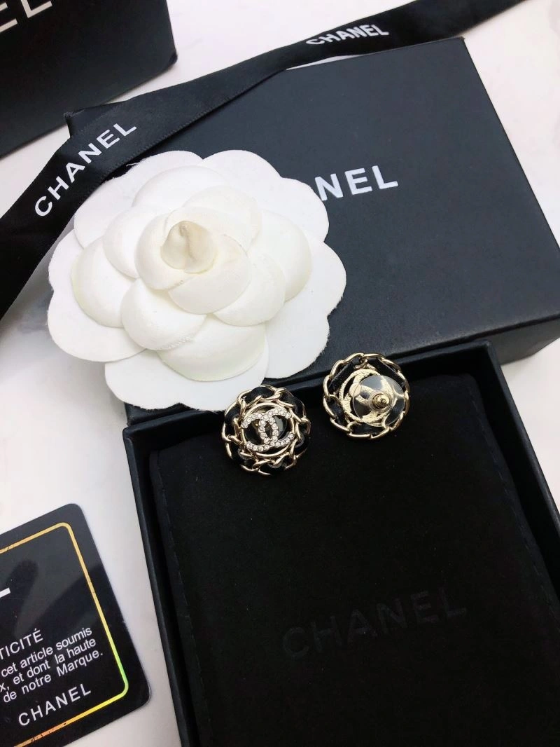 Versatile Chanel Earrings 232145