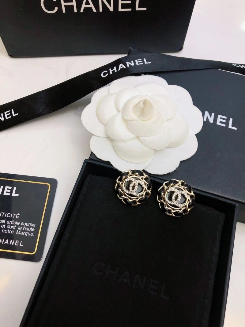 Versatile Chanel Earrings 232145