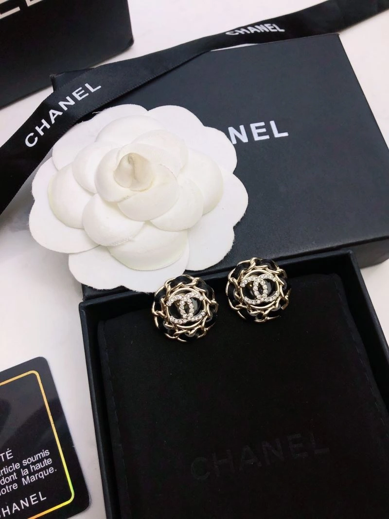 Versatile Chanel Earrings 232145