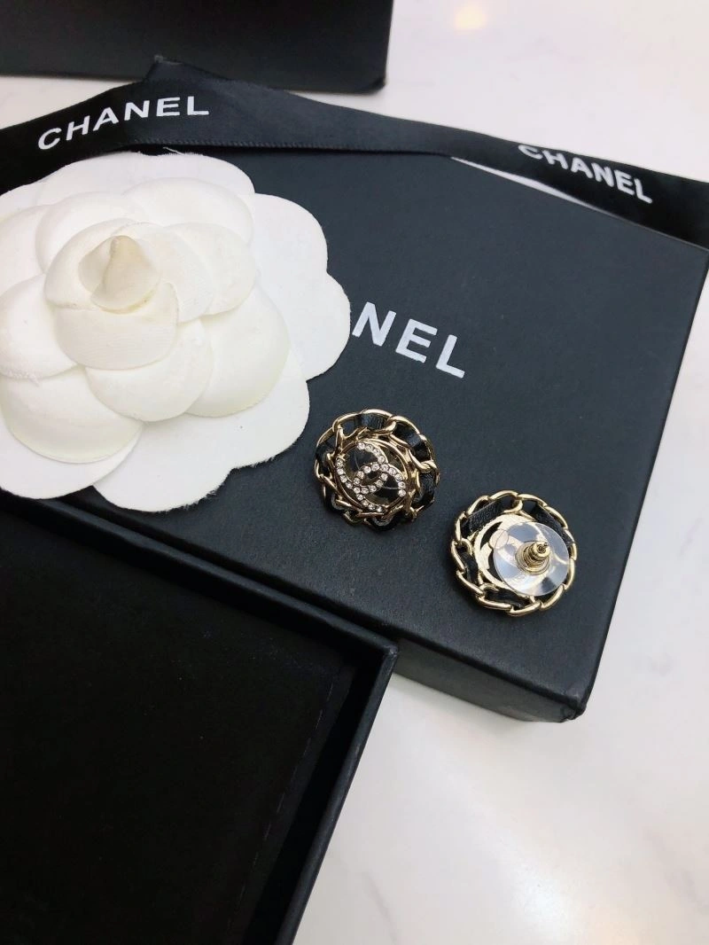 Versatile Chanel Earrings 232145