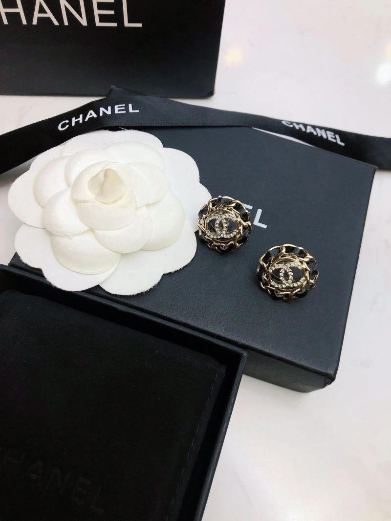 Versatile Chanel Earrings 232145