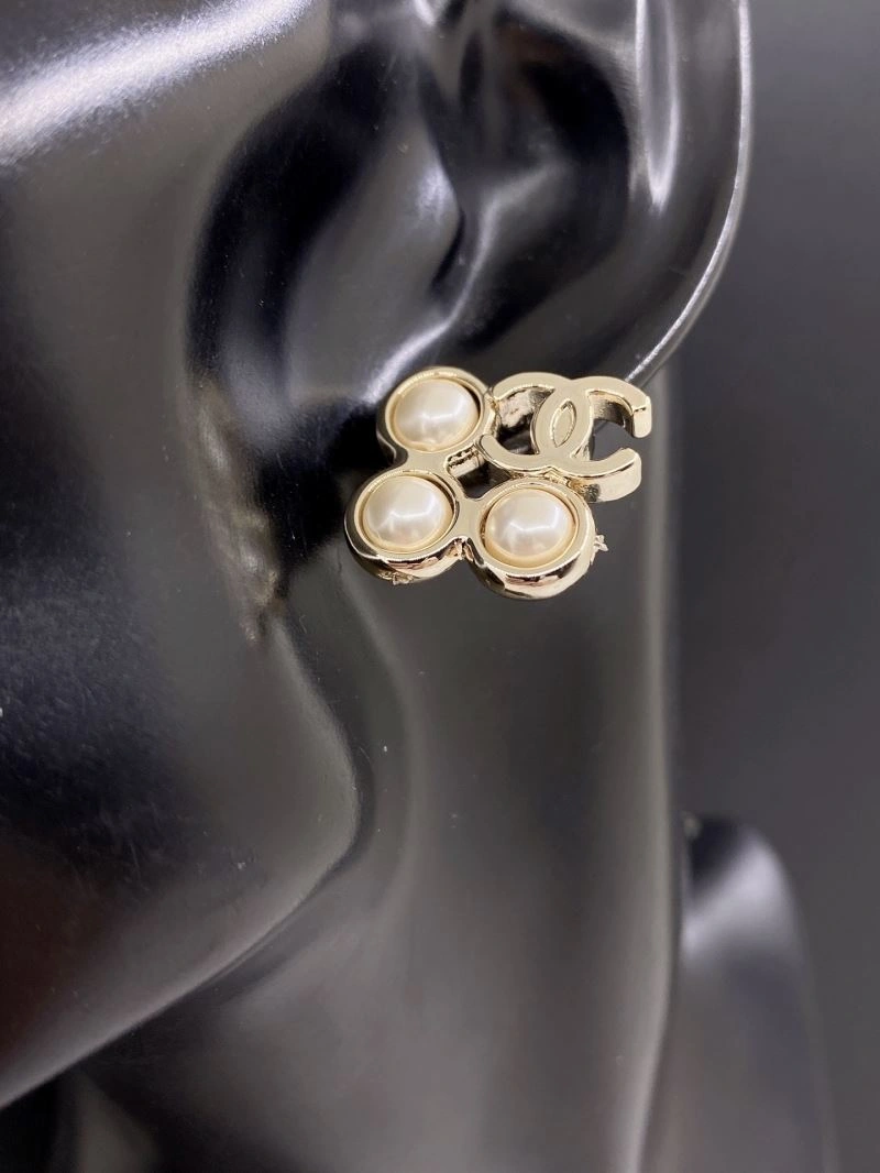 Chanel Earrings Supportive 232120