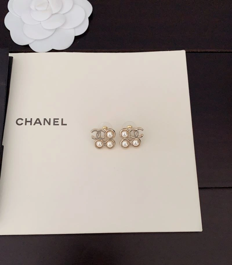 Chanel Earrings Supportive 232120
