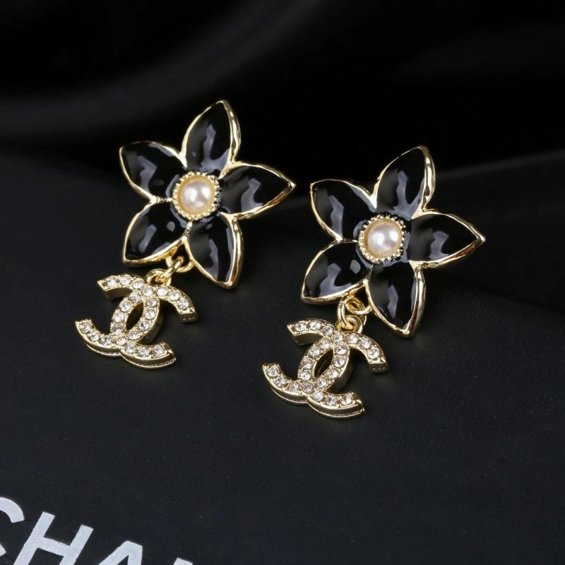 Chanel Earrings Snug 232117