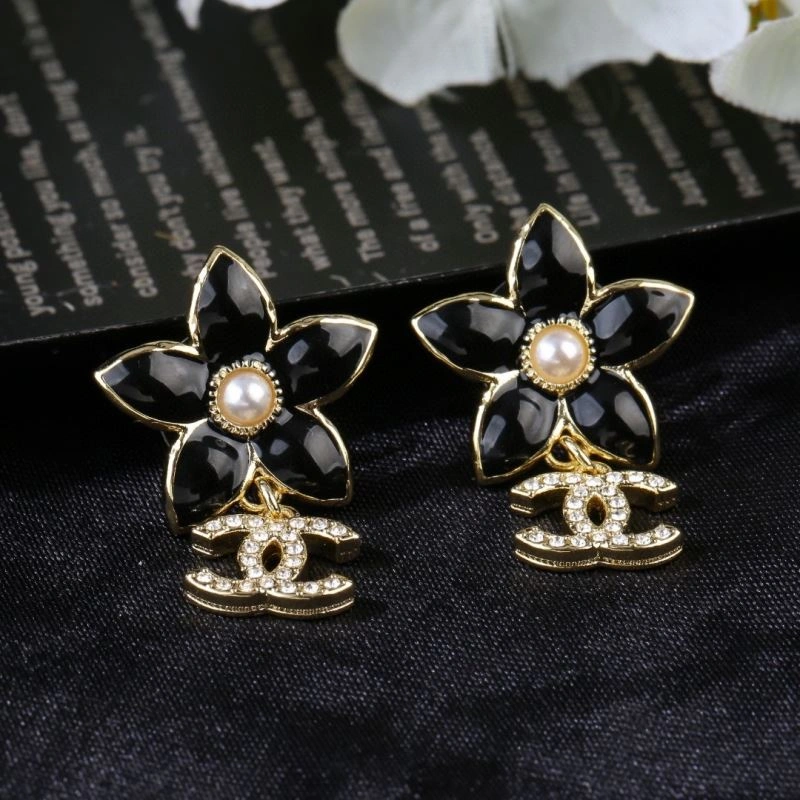 Chanel Earrings Snug 232117