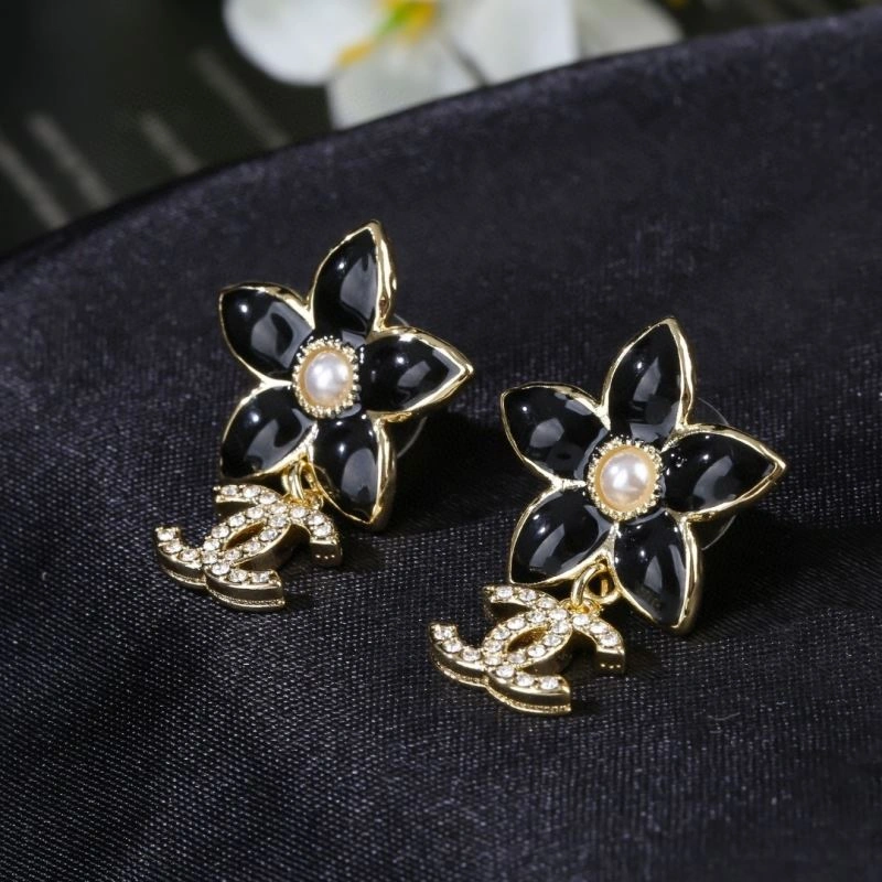 Chanel Earrings Snug 232117