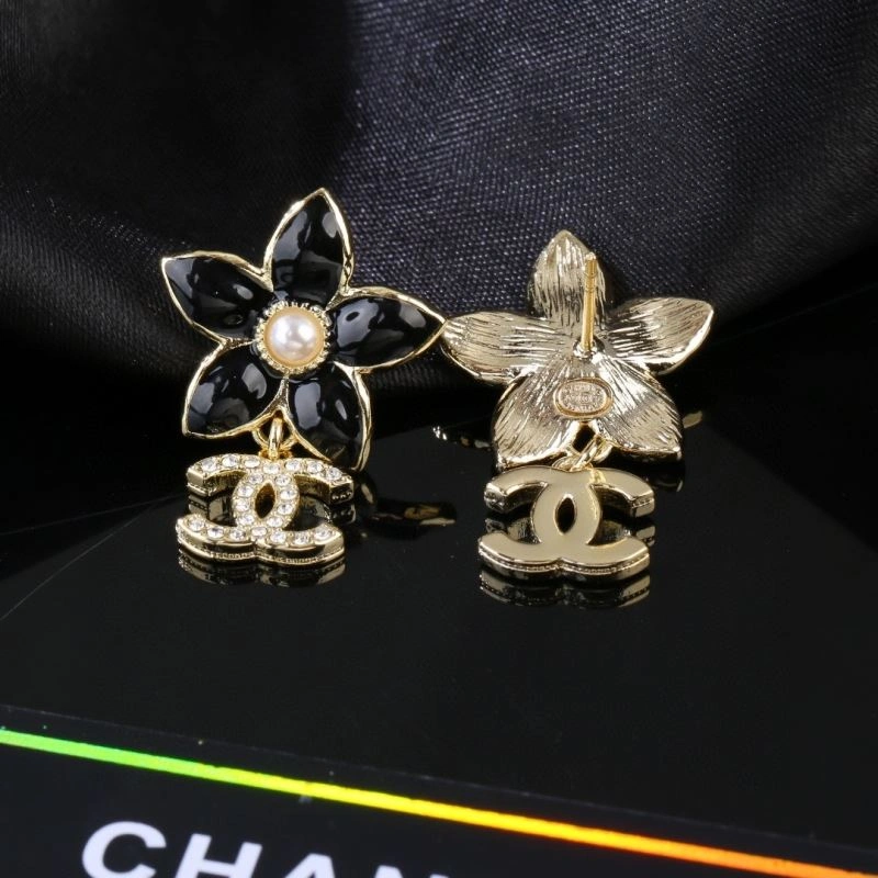 Chanel Earrings Snug 232117