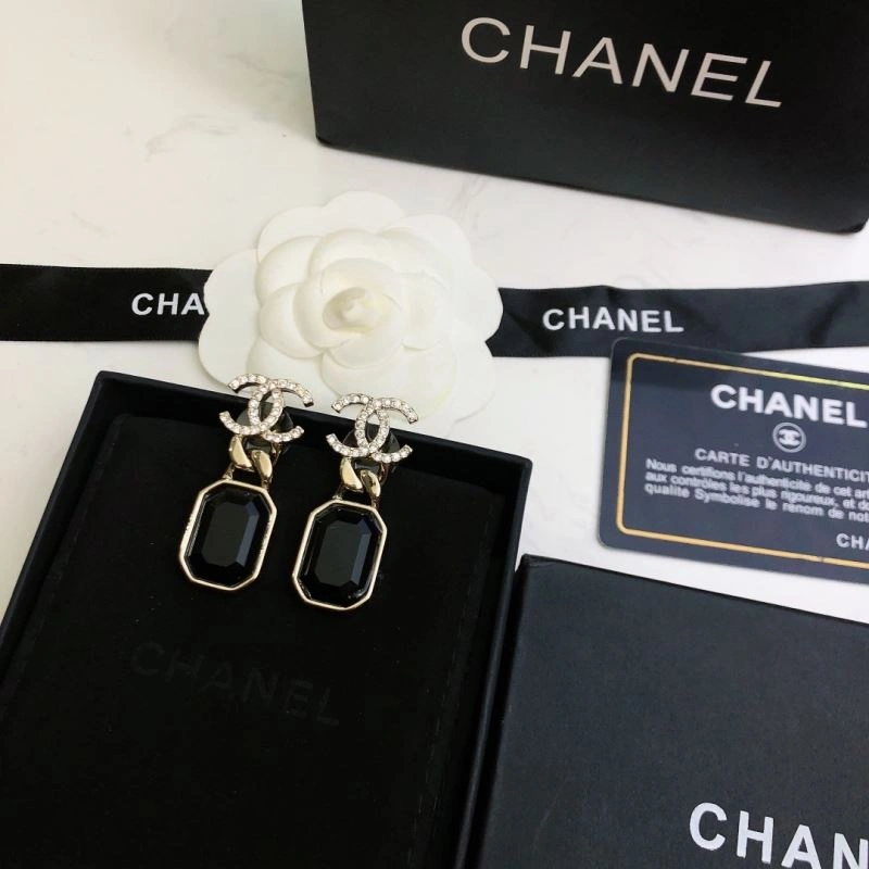 Cozy Chanel Earrings 231838