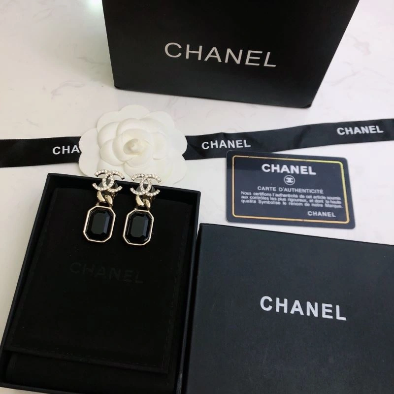 Cozy Chanel Earrings 231838