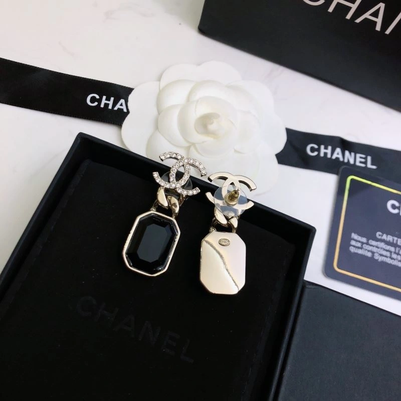 Cozy Chanel Earrings 231838