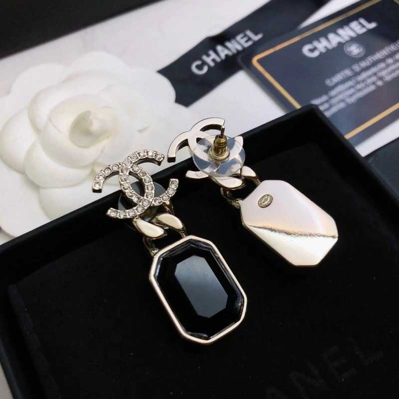 Cozy Chanel Earrings 231838