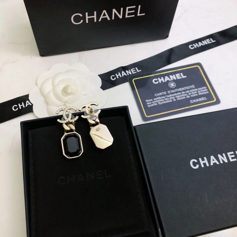 Cozy Chanel Earrings 231838