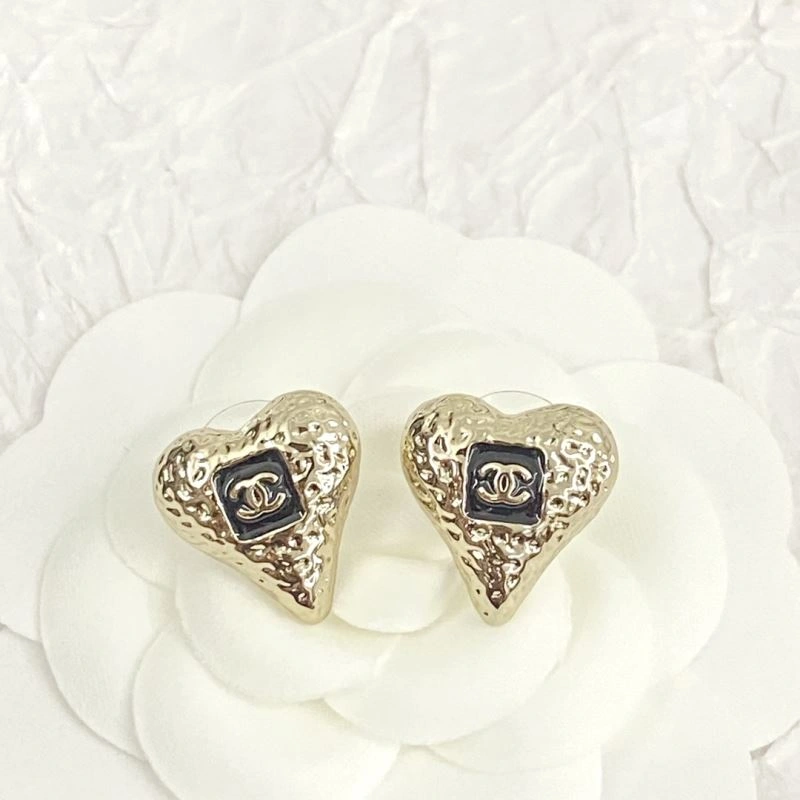 Snug Chanel Earrings 231846
