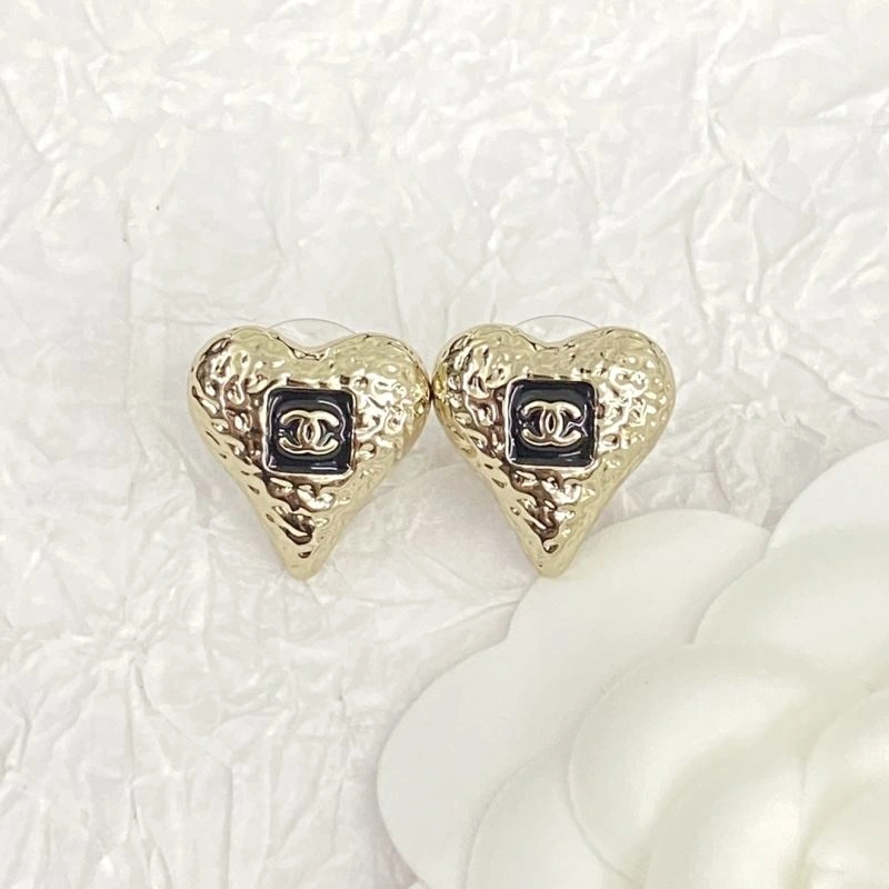 Snug Chanel Earrings 231846