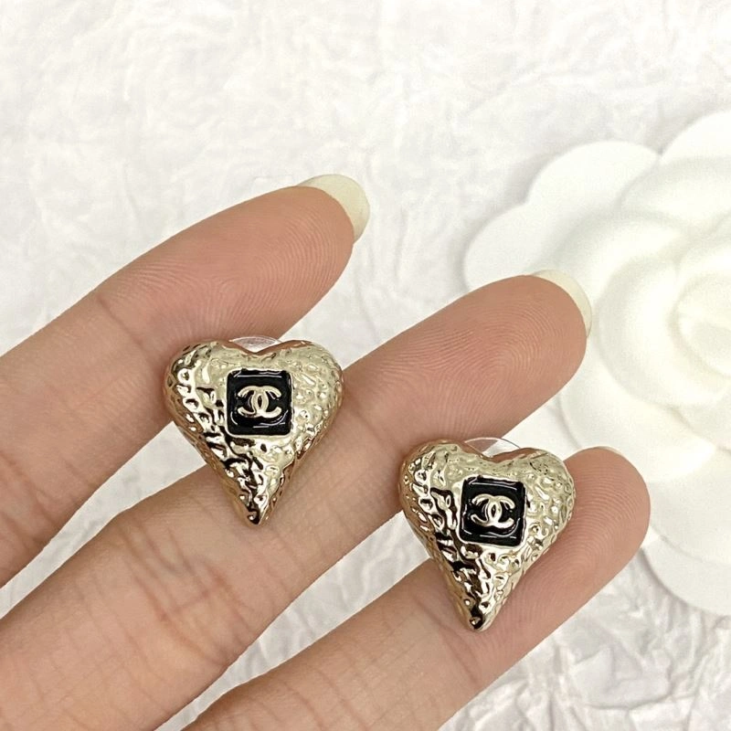 Snug Chanel Earrings 231846