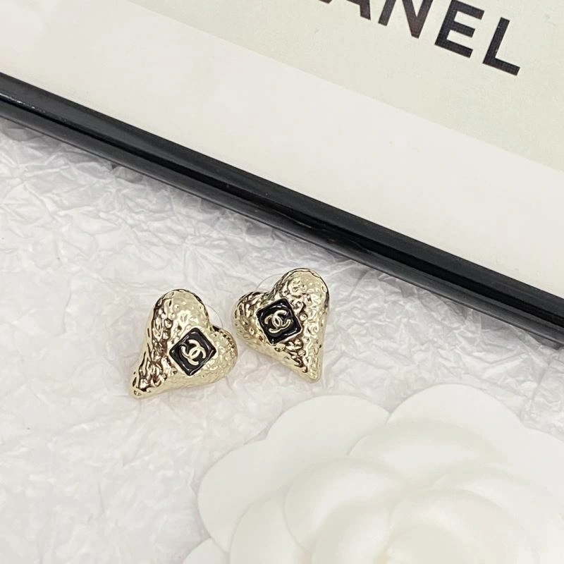 Snug Chanel Earrings 231846