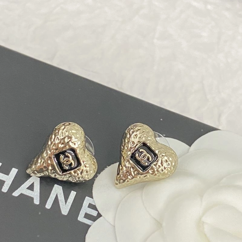 Snug Chanel Earrings 231846