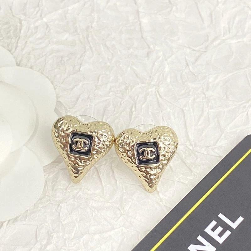 Snug Chanel Earrings 231846